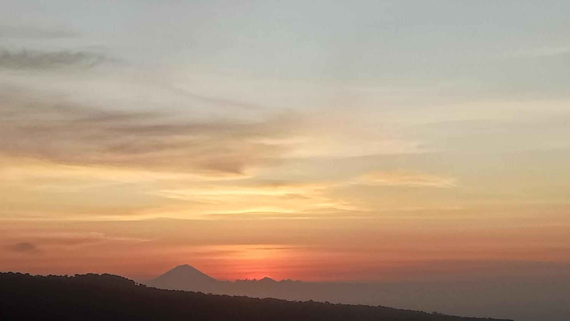 Senaru Sunset House Lägenhet Exteriör bild